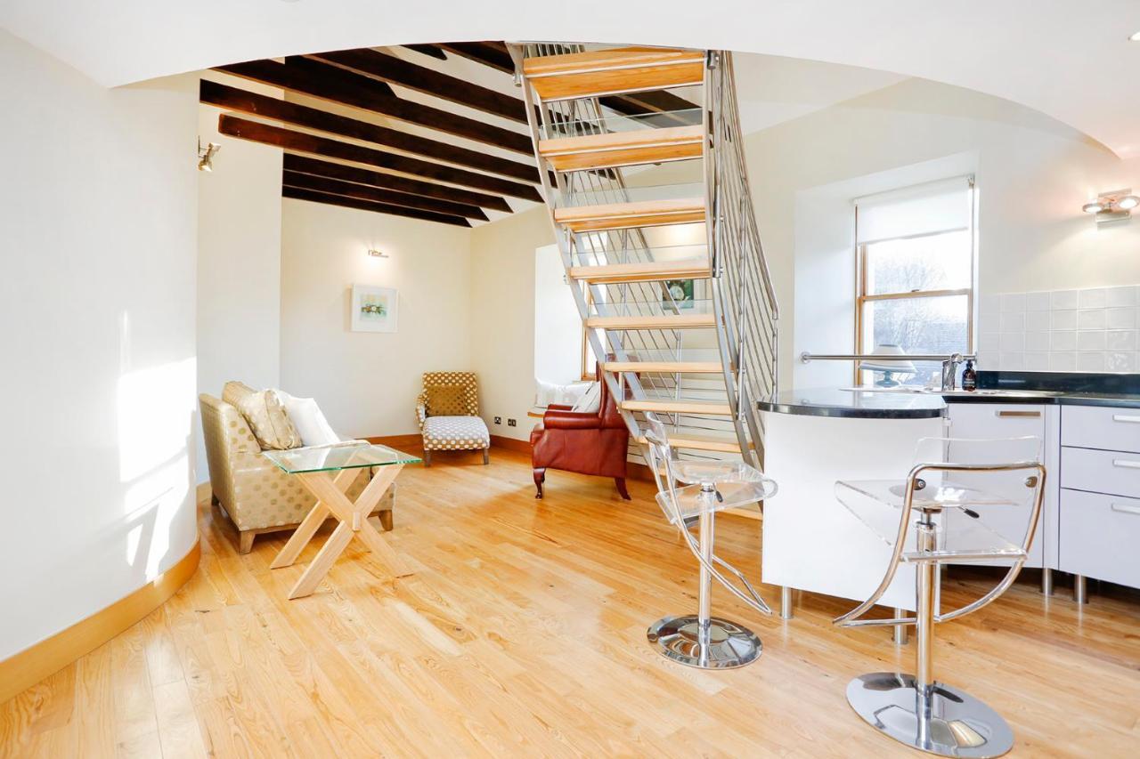 ALTIDO Unique Mezzanine Apartment in St Andrews Esterno foto