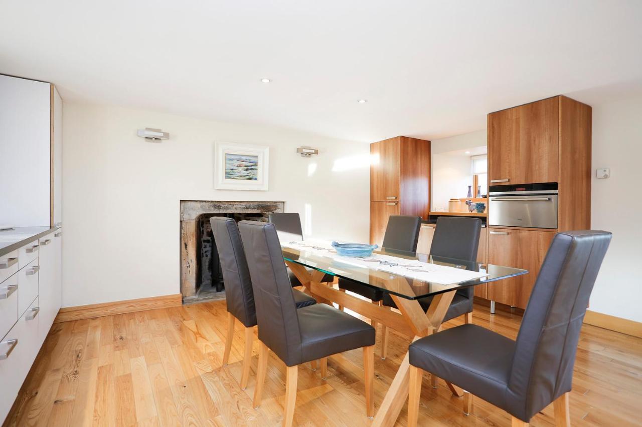 ALTIDO Unique Mezzanine Apartment in St Andrews Esterno foto