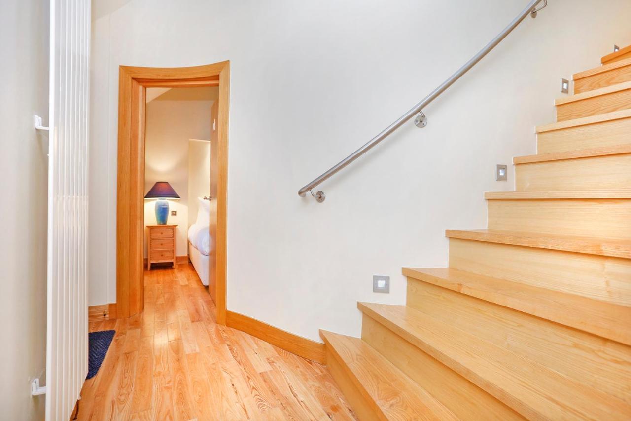 ALTIDO Unique Mezzanine Apartment in St Andrews Esterno foto